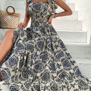 Elegant Blue and Cream Floral Maxi Dress